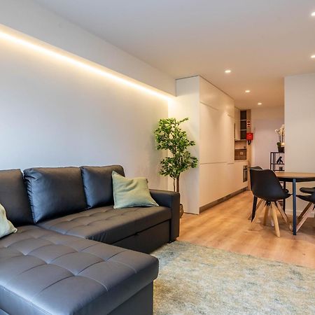 Trindade Bliss: 1Br W/ Free Parking By Lovelystay Порто Екстериор снимка