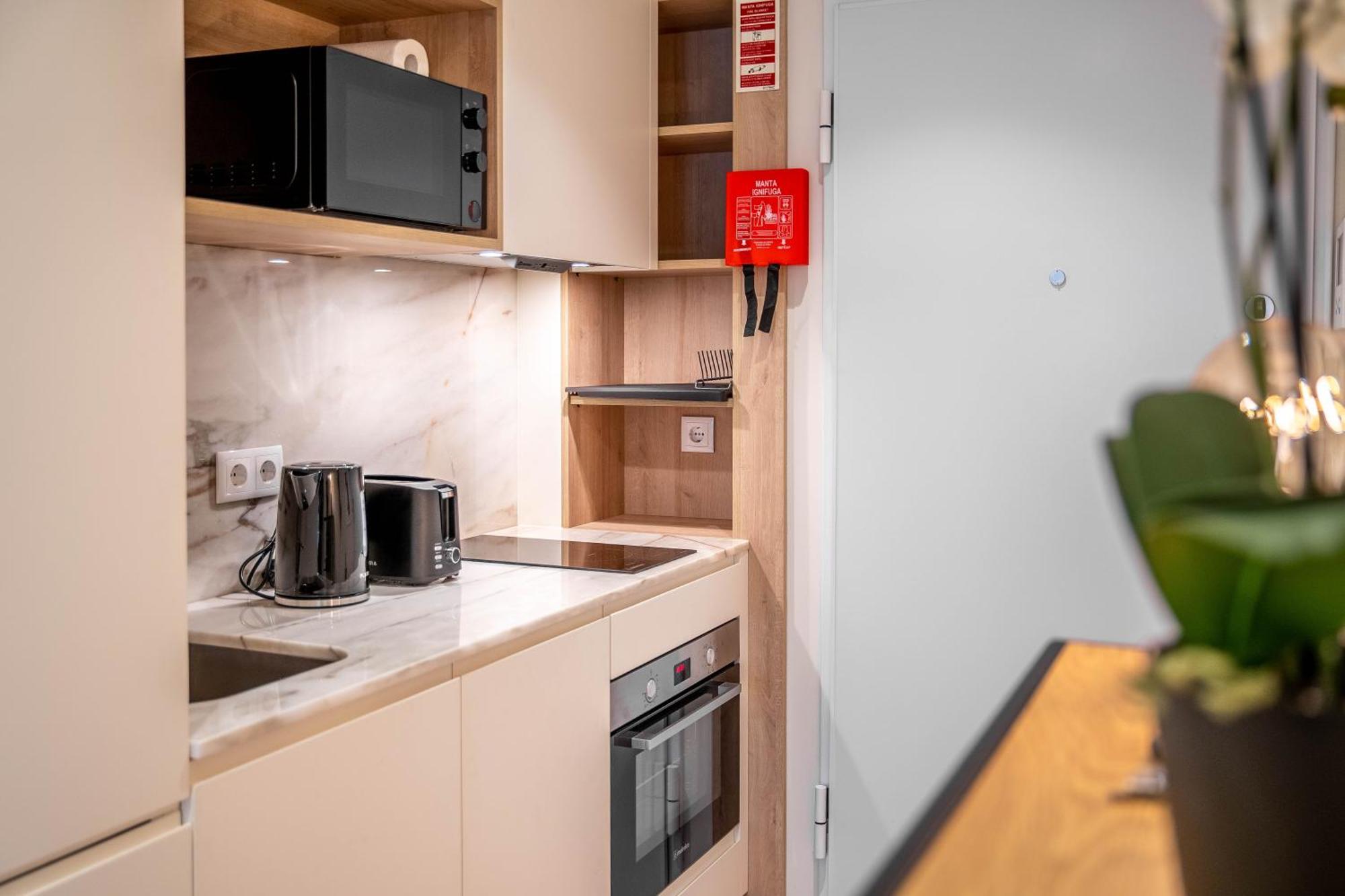 Trindade Bliss: 1Br W/ Free Parking By Lovelystay Порто Екстериор снимка