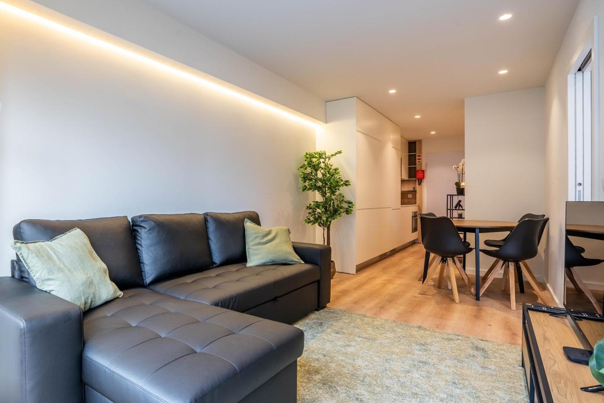 Trindade Bliss: 1Br W/ Free Parking By Lovelystay Порто Екстериор снимка