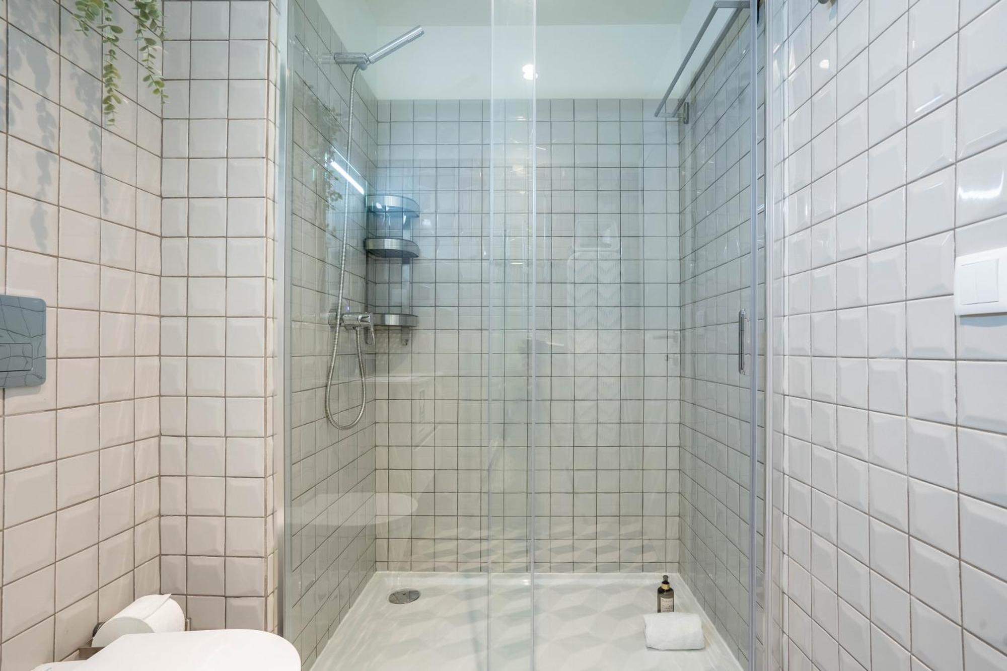 Trindade Bliss: 1Br W/ Free Parking By Lovelystay Порто Екстериор снимка