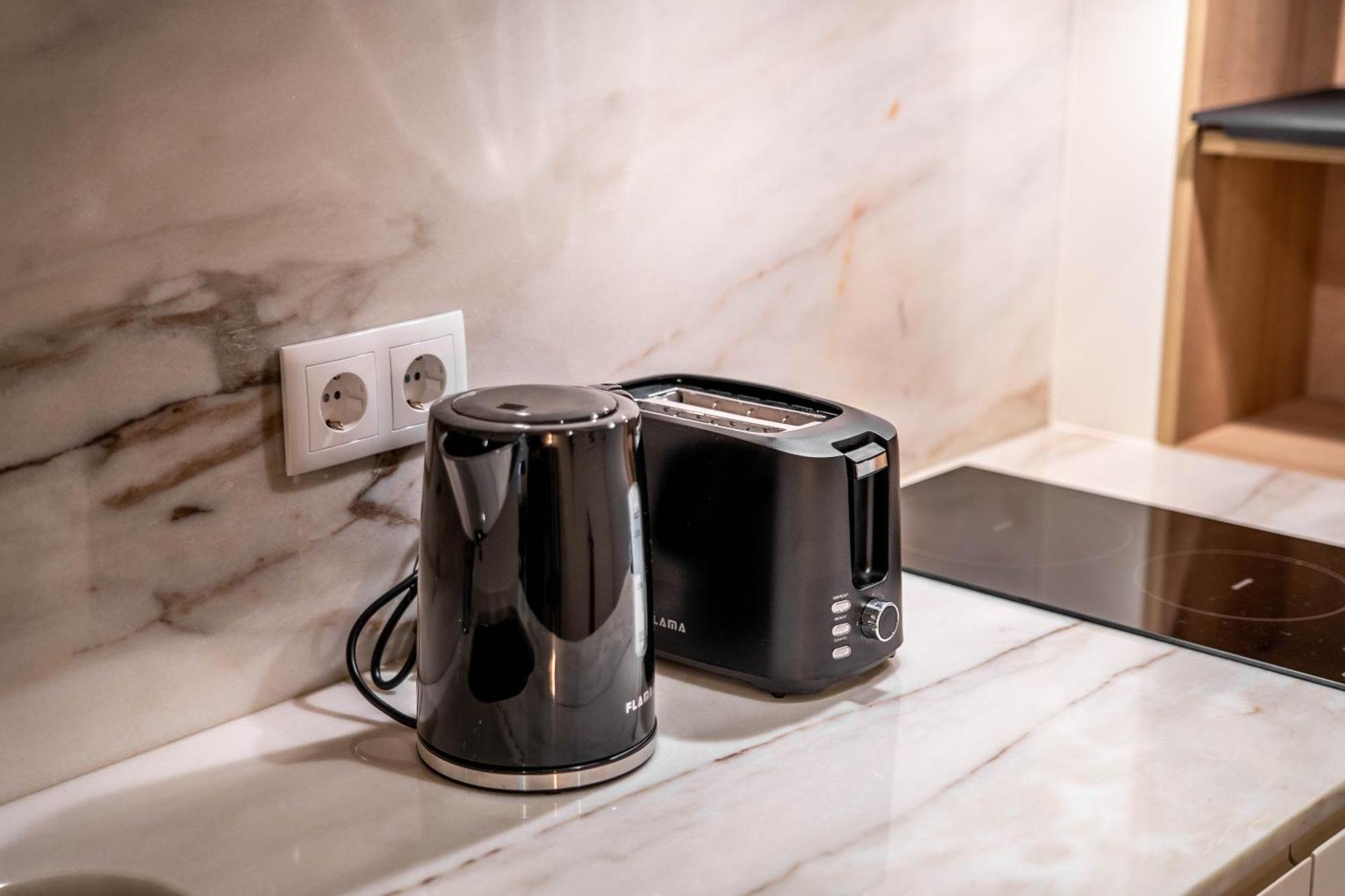 Trindade Bliss: 1Br W/ Free Parking By Lovelystay Порто Екстериор снимка