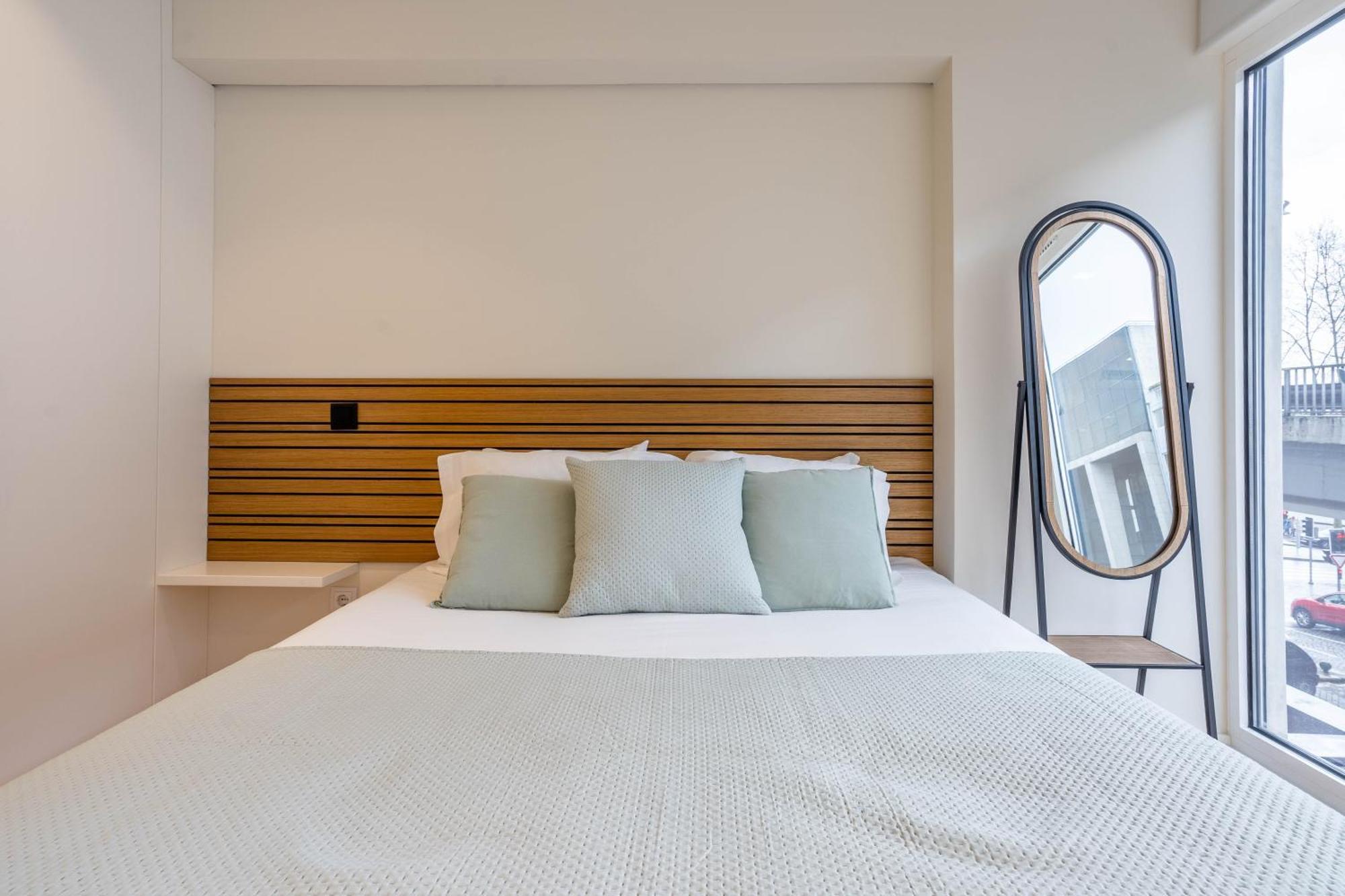 Trindade Bliss: 1Br W/ Free Parking By Lovelystay Порто Екстериор снимка